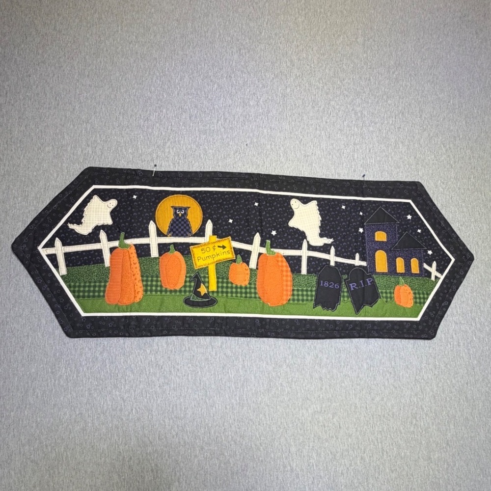 Halloween Quilted Table Runner Pumpkins Ghosts Haunted House 36x13